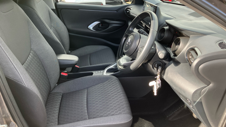 Toyota Yaris 1.5 Hybrid Design 5dr CVT Hybrid Hatchback